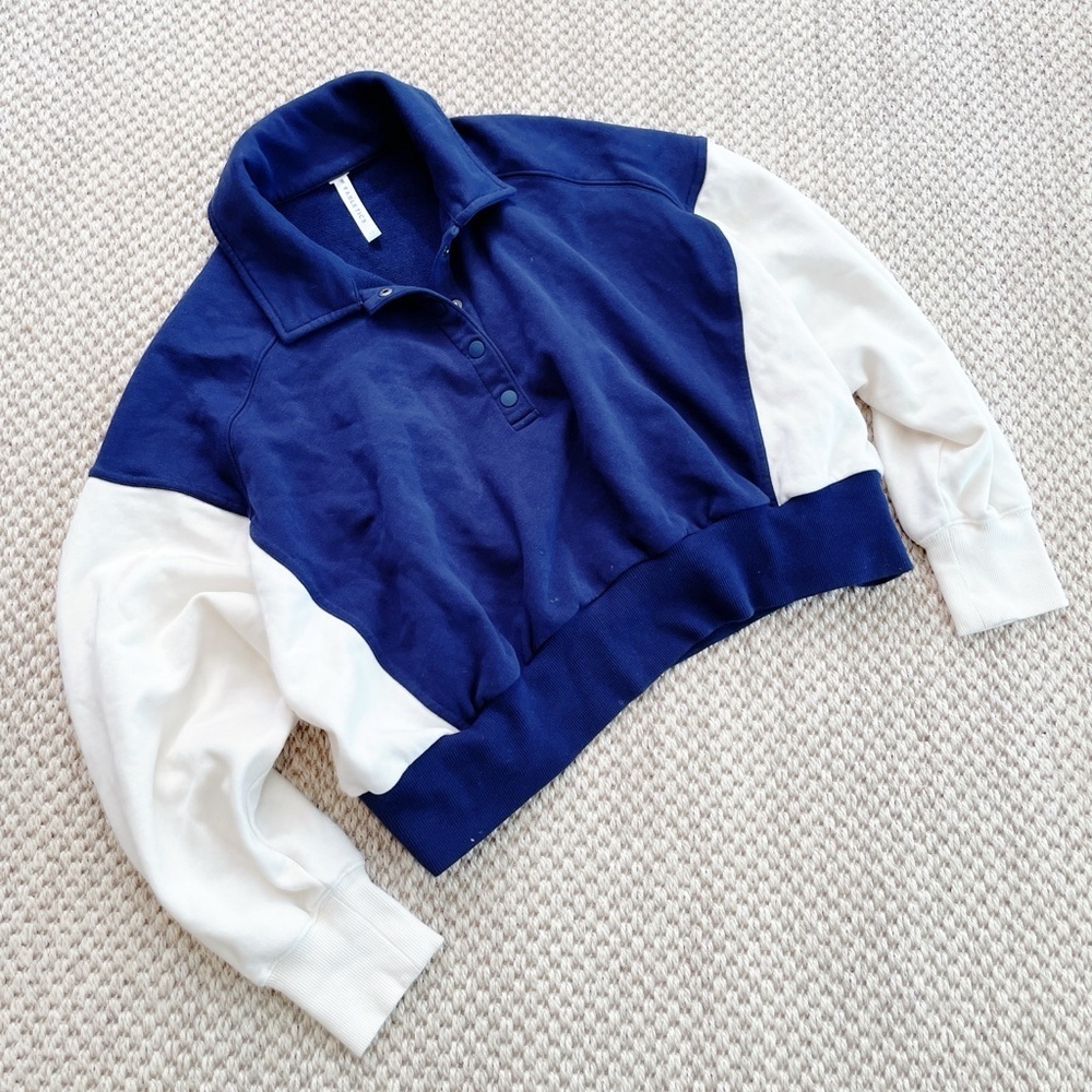 Fabletics year round snap pullover Blue and White Women's Sweatshirt XS cropped - Picture 7 of 8
